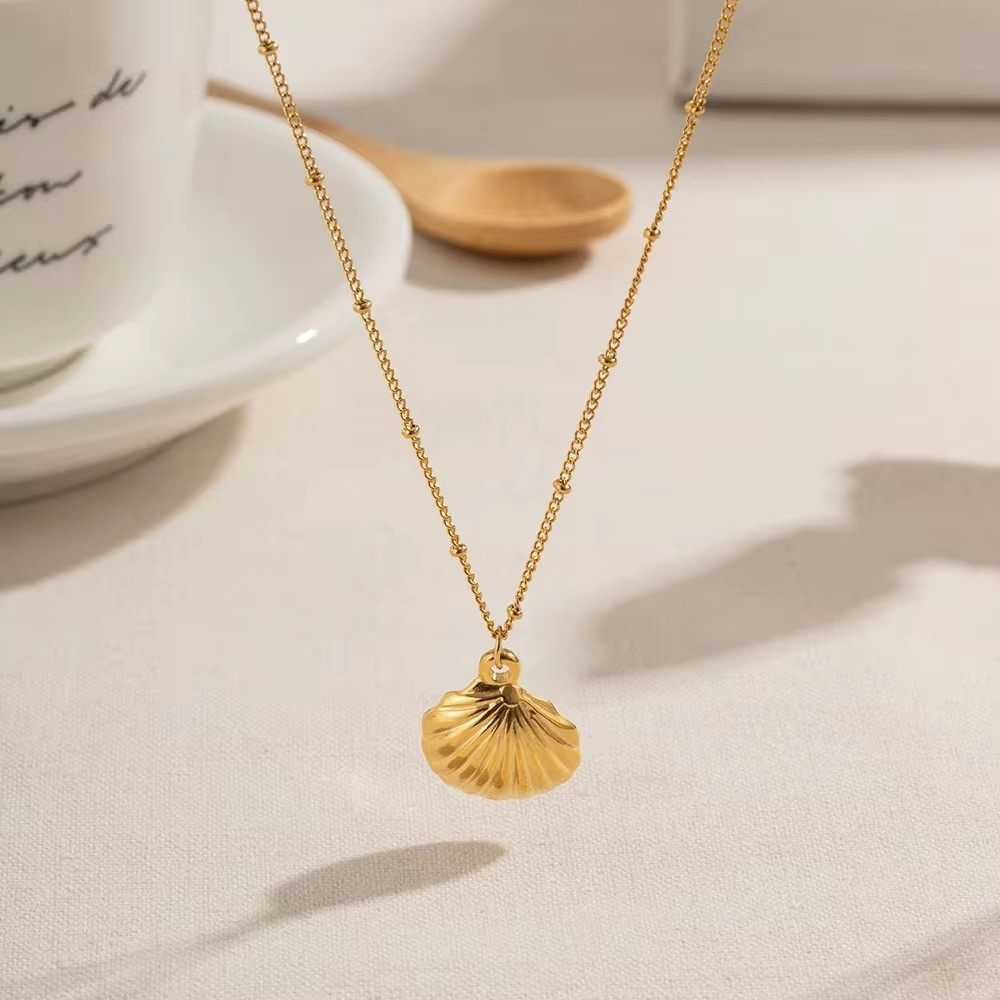 Elegant 18 K Gold Plated Stainless Steel Shell Necklace